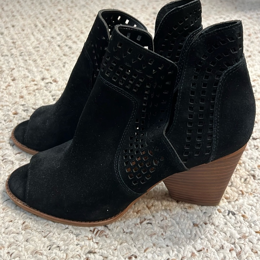 Gianni Bini - black leather bootie